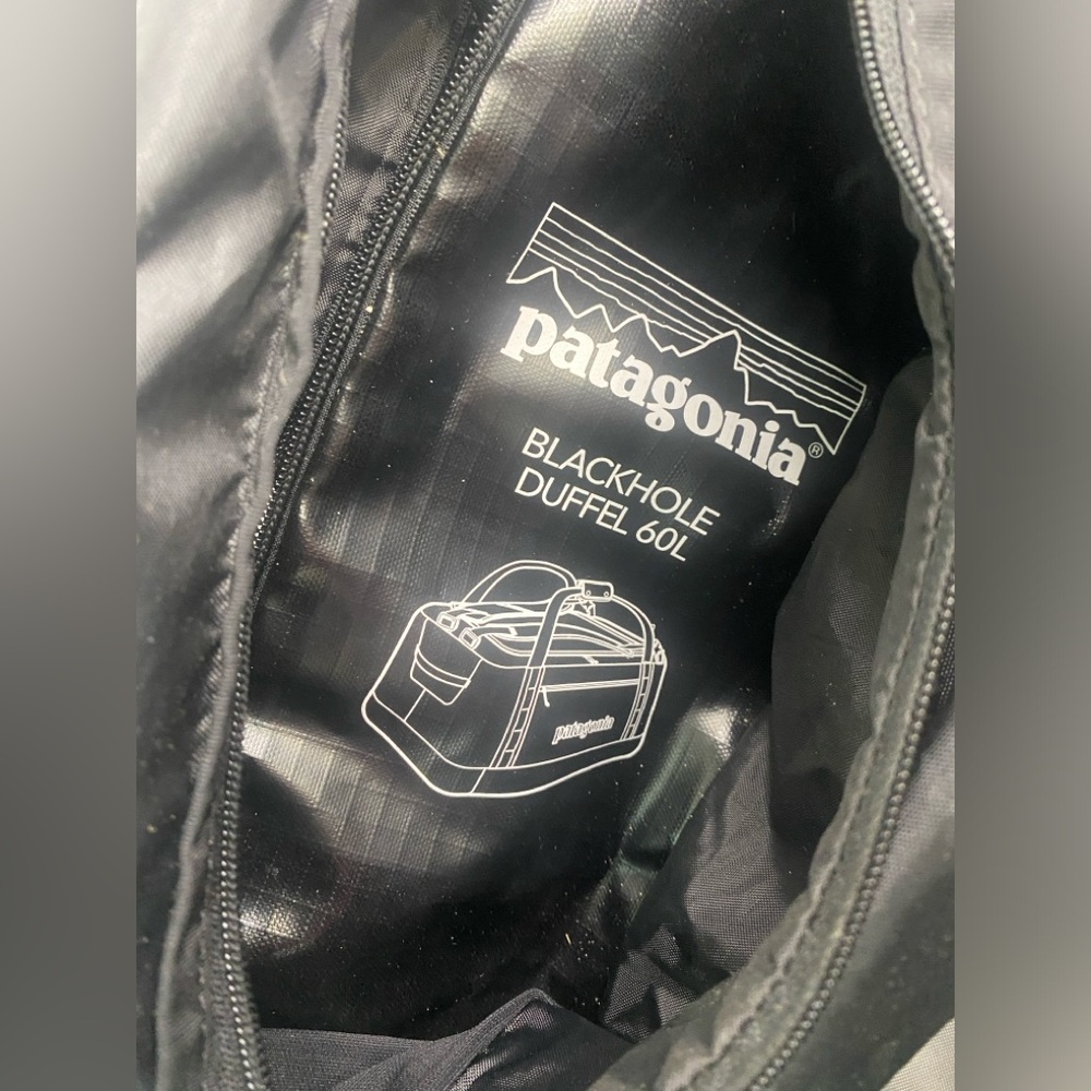 Patagonia Black Hole Duffel Backpack 60L - 49340 Rare Shiny Ripstop Travel Bag - Picture 14 of 17